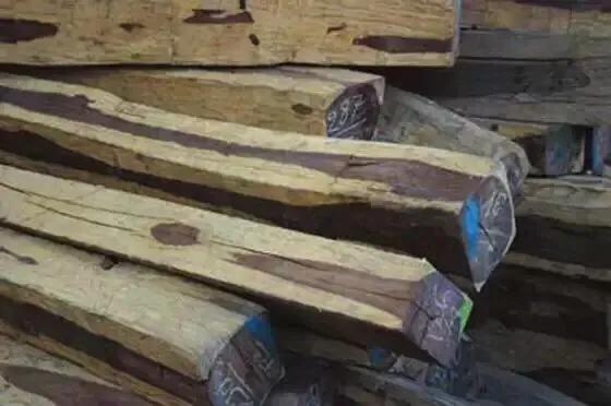 老挝大红酸枝造假,大红酸枝都用什么木头造假