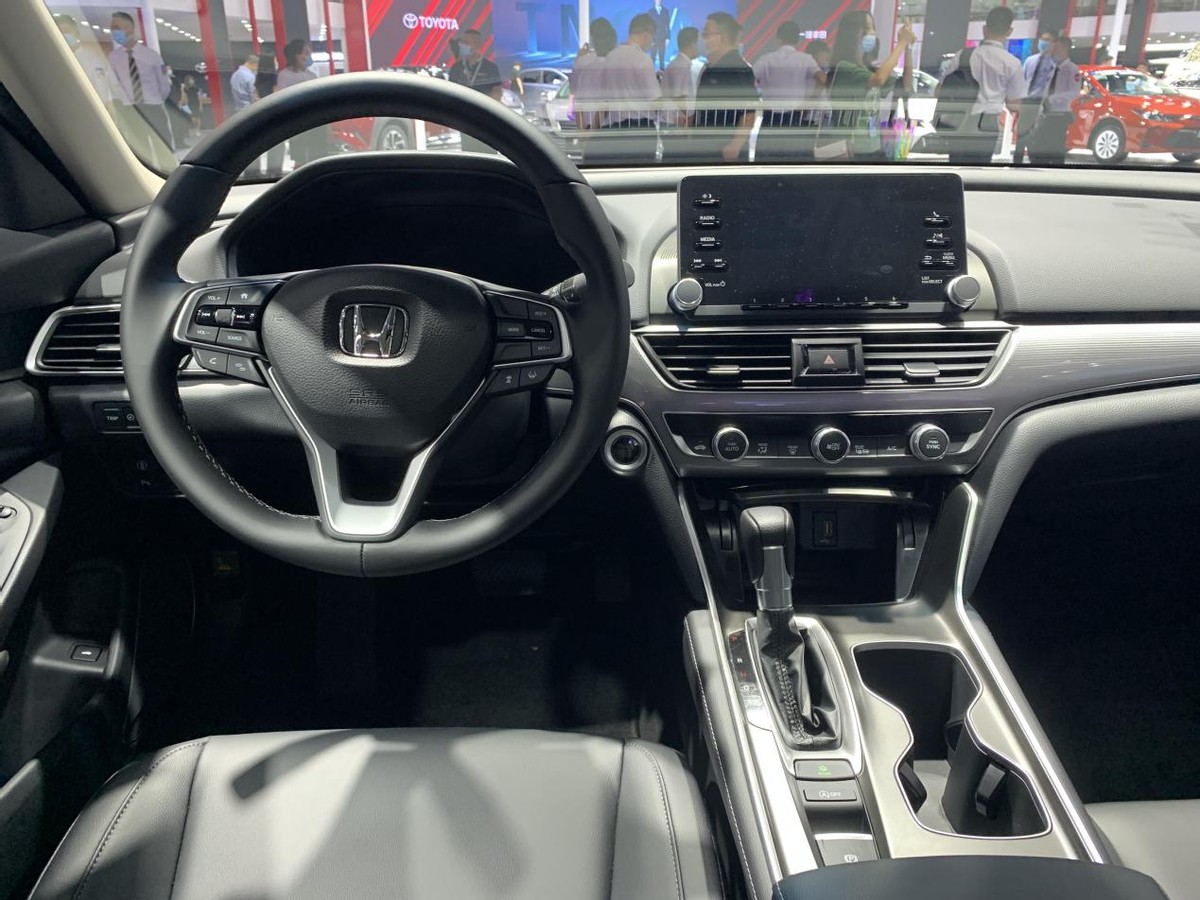 b级轿车推荐新款雅阁,雅阁十一代智享版配色选哪个