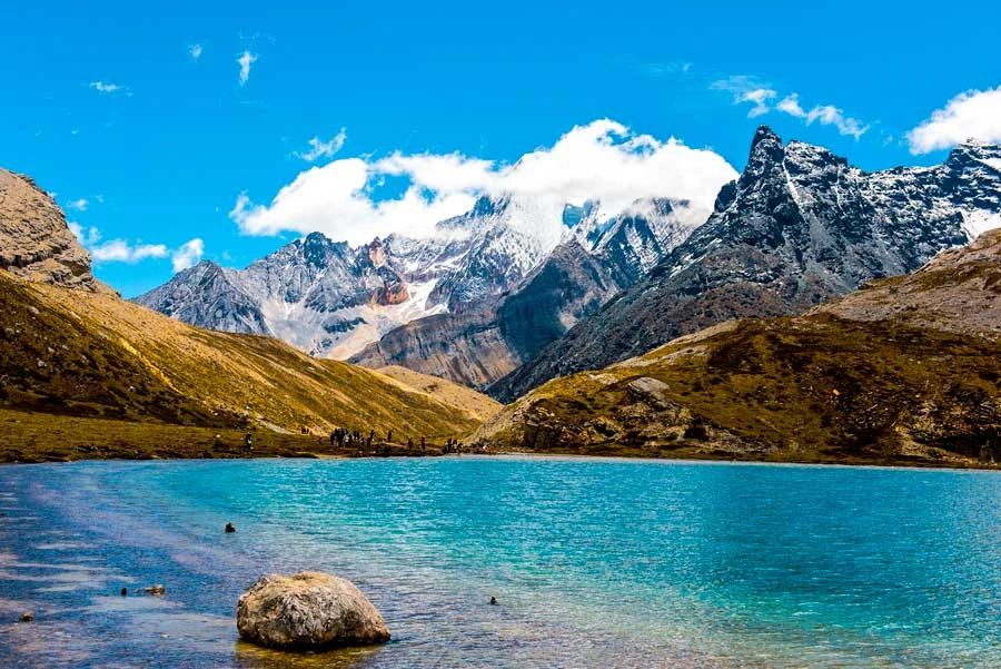 甘孜稻城亚丁景区圣水门优惠,甘孜免门票景点到什么时候