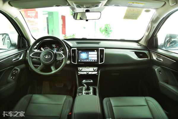 长城炮和江铃域虎9,长城炮vs长安凯程f70