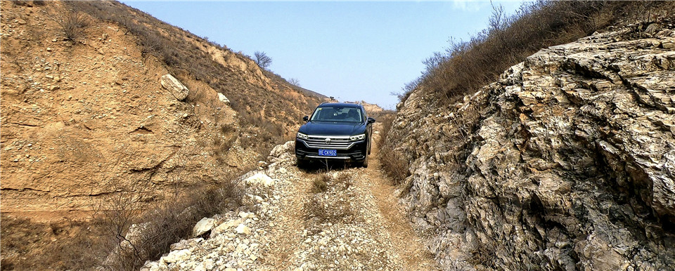 全新一代途锐对比全新一代宝马,全新大众途锐