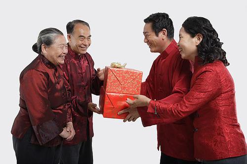 为什么亲家关系难处,两家亲家关系怎么处