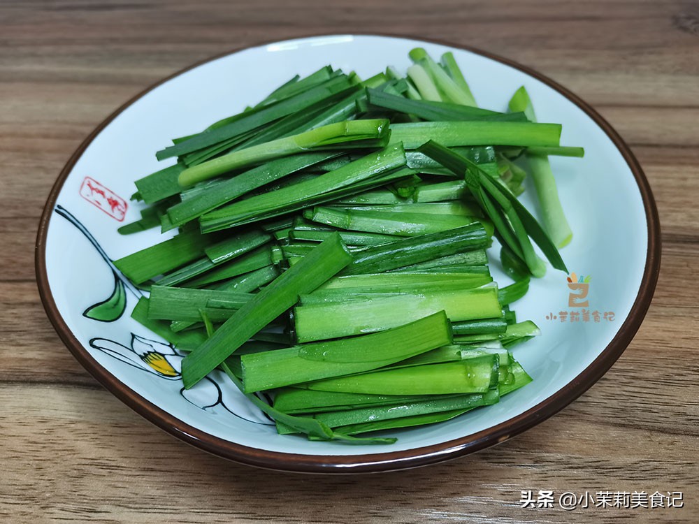 “春天的钙王”，与韭菜绝配，简单一炒贼鲜美，贵点也要给孩子吃