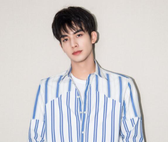 澶氬悕鏄庢槦琚垎鍑轰拱閽绘垝,澶氫綅鑹轰汉鍋峰伔璐拱閽绘垝琚洕