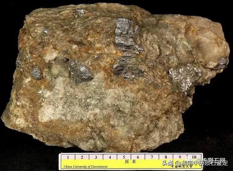 月球陨石与地球矿石的区别,月球陨石和矿石有什么区别