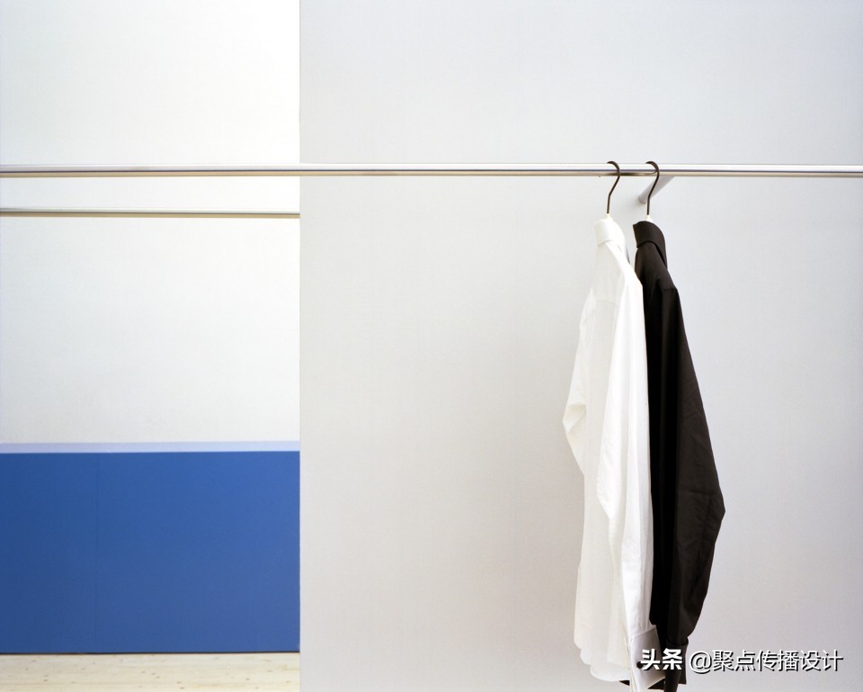 这些店里：有一家是“谢娜”的店猜猜是第几张！