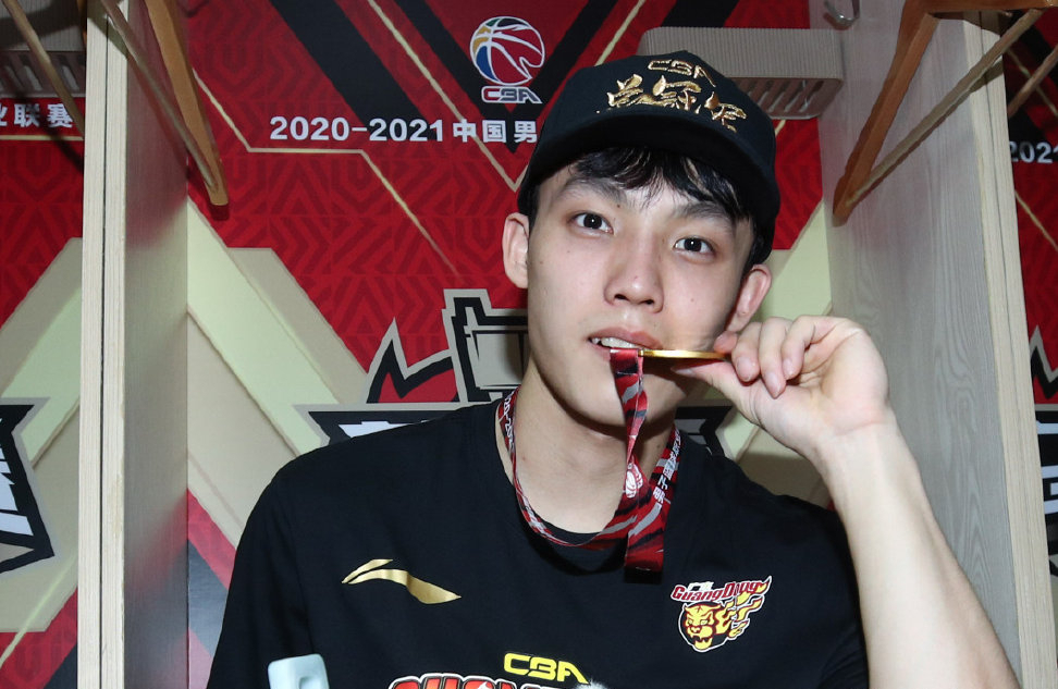 徐杰身高不足集锦,徐杰身高会限制他的发展吗