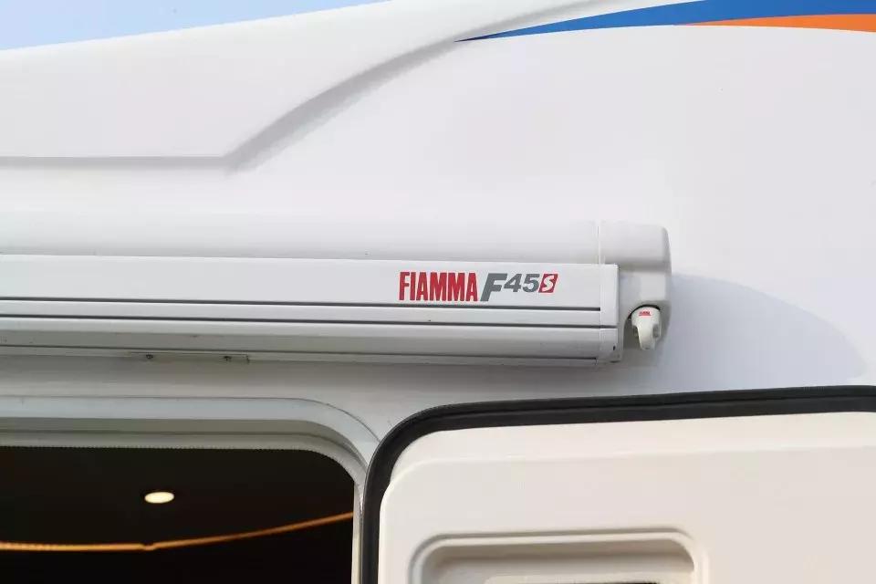 骏驰雷霆一号房车,骏驰房车直播间