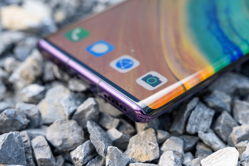 为什么手机曲面屏有一种高级感,曲面屏特别爱碎屏