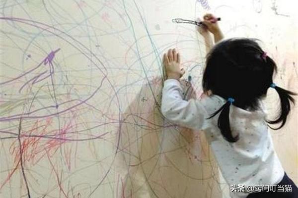 小孩在墙上乱涂乱画怎么才能擦掉,小孩在墙上乱写乱画如何除掉