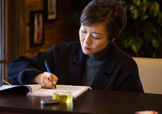 凤凰卫视女主持人柯蓝,柯蓝至今未婚