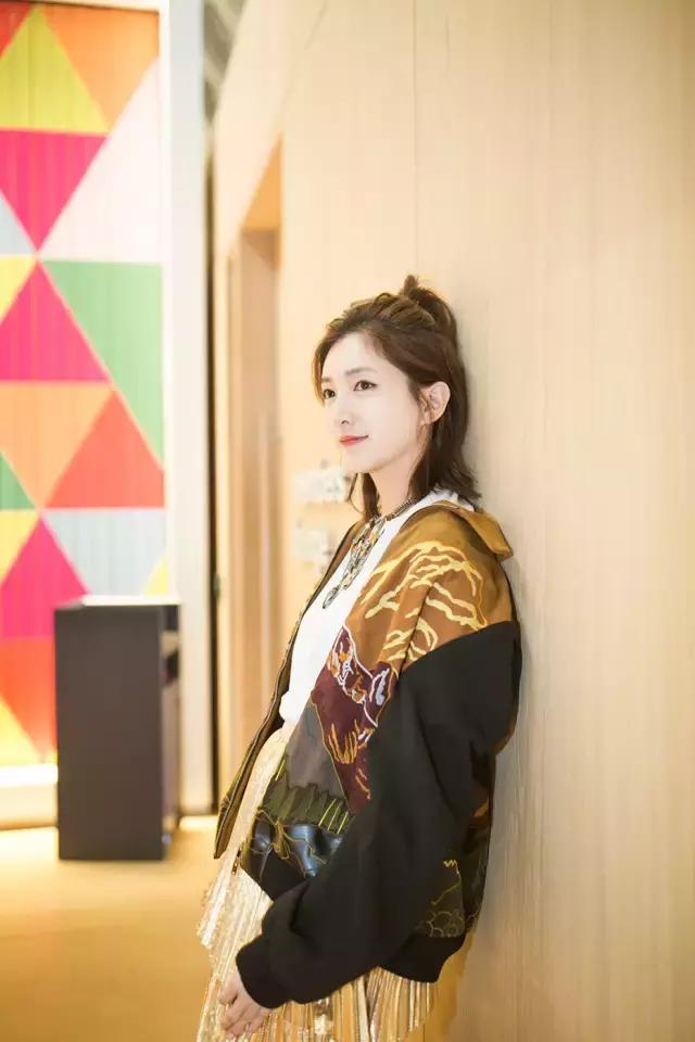 40-50大圆脸发量少最适合发型,一款适合圆脸女生的神仙发型