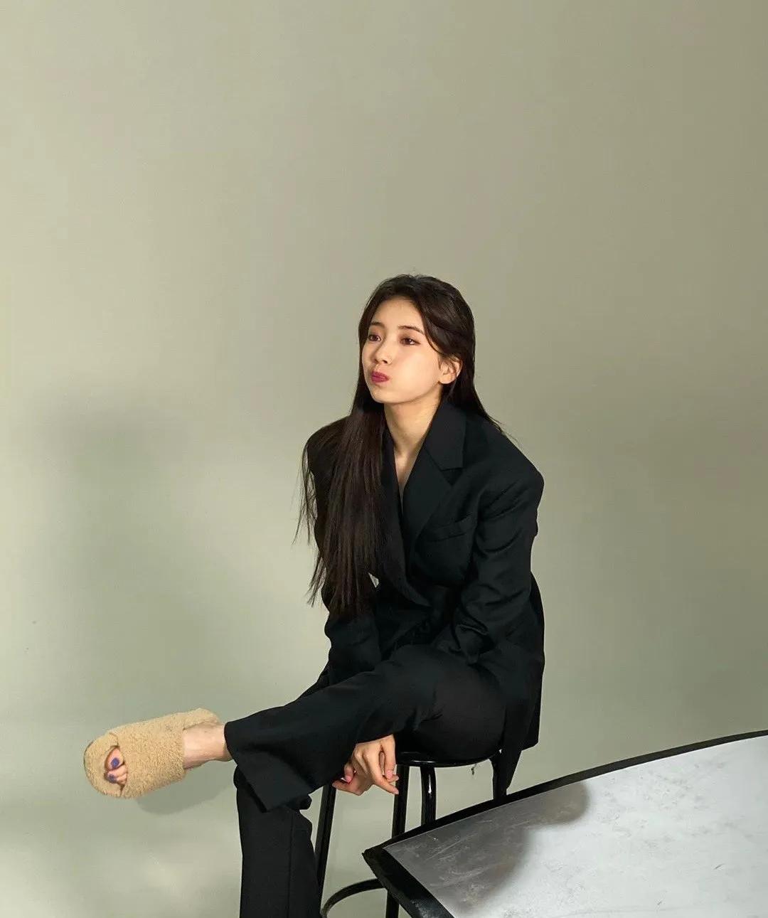 一套西装又正式又休闲,30-35岁女性春季穿搭西装