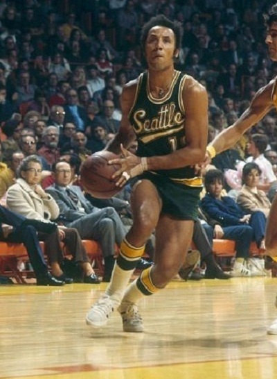 历史75大巨星完整排行名单,97年全明星50大巨星名单