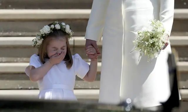 梅根和英国王室打起了媒体战,梅根含泪谈英国王室