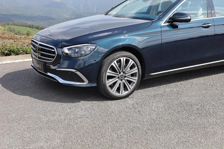 40多万开小迈巴赫！奔驰E级上市前不被看好，如今月销过万比5系火