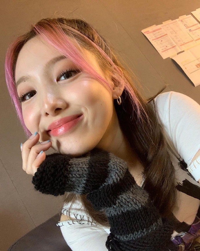 为什么秋天皮肤暗黄了,秋天肤色暗沉发黄