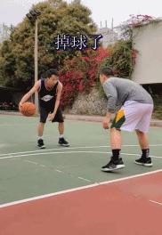运球老是被断怎么办？练这2招，让球粘着你！