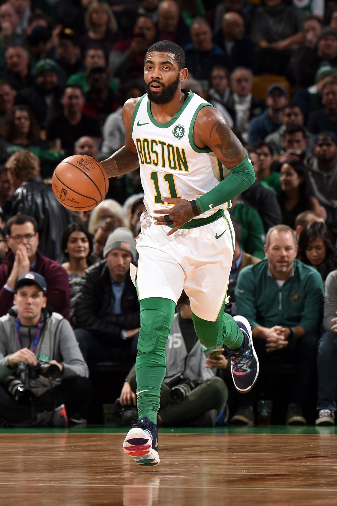 塔克上脚球鞋一览表,nba鞋王塔克赛场球鞋