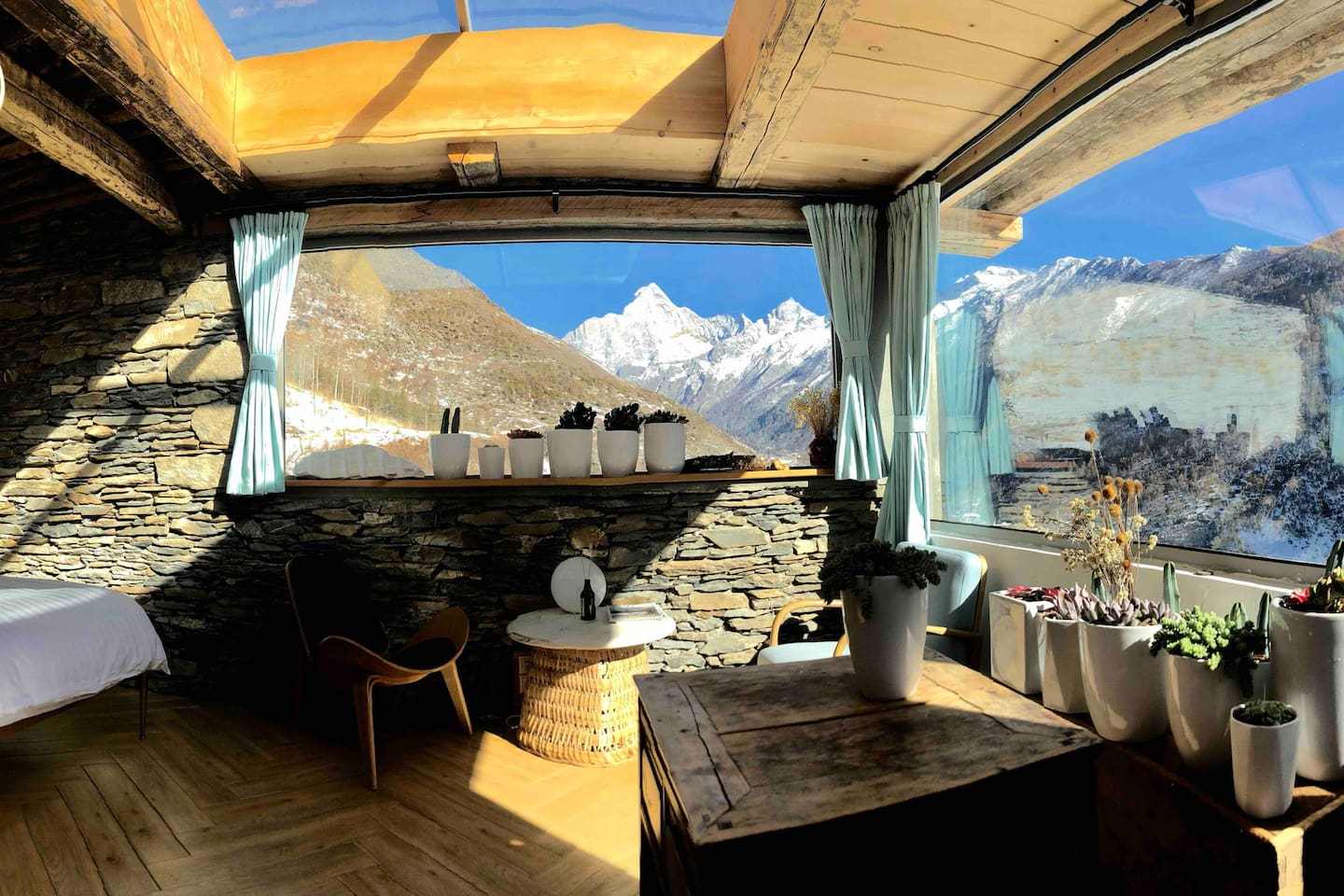 四姑娘山看雪山民宿,在四姑娘山玩住哪里