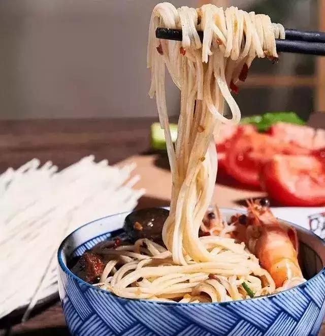 做餐饮品牌加盟店有哪些招商渠道,餐饮加盟项目招商会方案