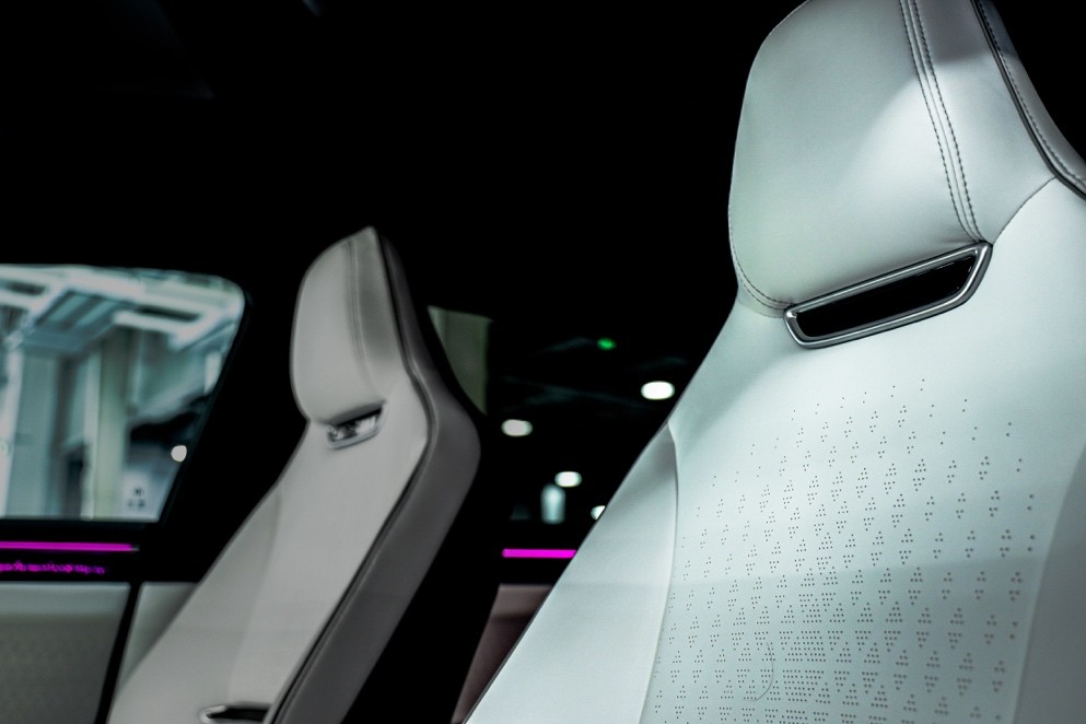 白色内饰抗污处理,米白色内饰怎么有效防止脏