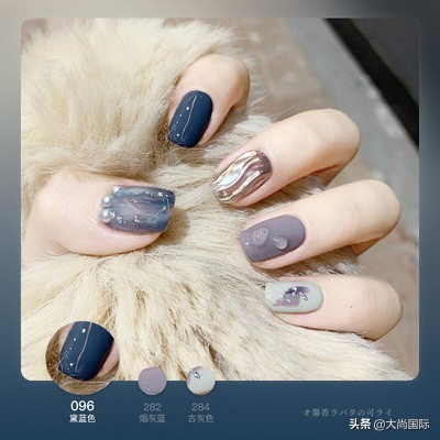 怎么涂指甲油正确方法,自己涂指甲油怎样涂才好看呢