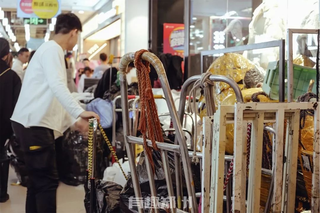 郑州银基商贸城,郑州银基商贸城批发服装生意咋样