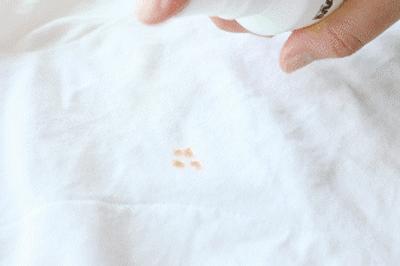 为什么衣服洗完总是有一股馊味,怎样洗汗臭味衣服才更干净