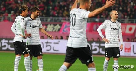 当伊涅斯塔离开巴萨,当巴萨球迷遇到巴黎球迷