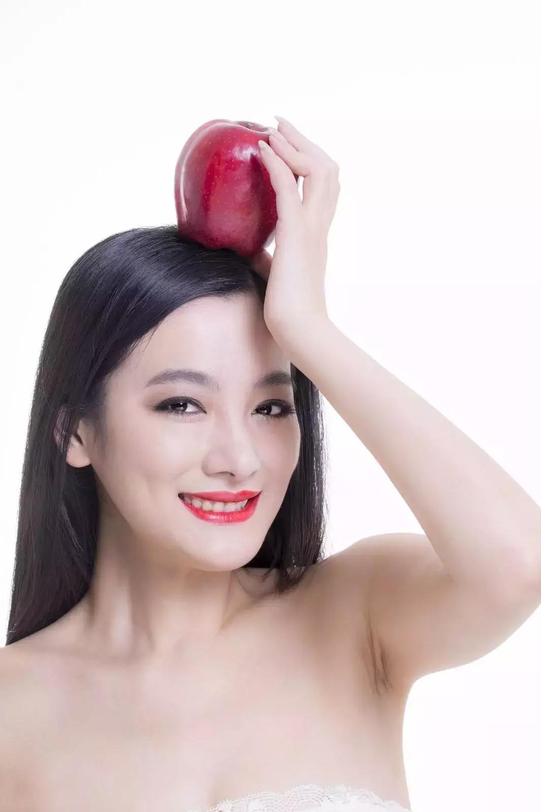 脸上起皮怎么化妆,脸上起皮干燥化妆不服帖怎么办