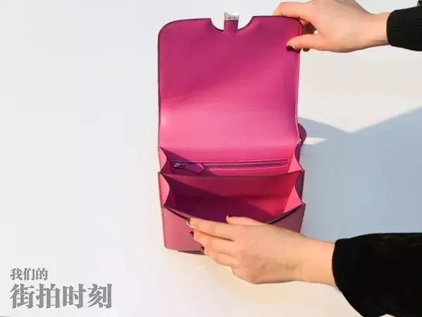 这不是她的书包它是我的英文,这是不是一个包的英语怎么说