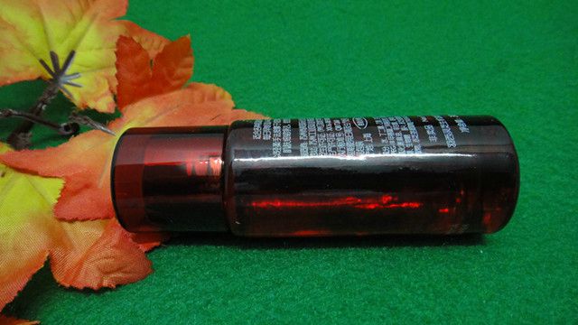 羽西灵芝提亮保湿,羽西灵芝生机焕活调理液橘红色