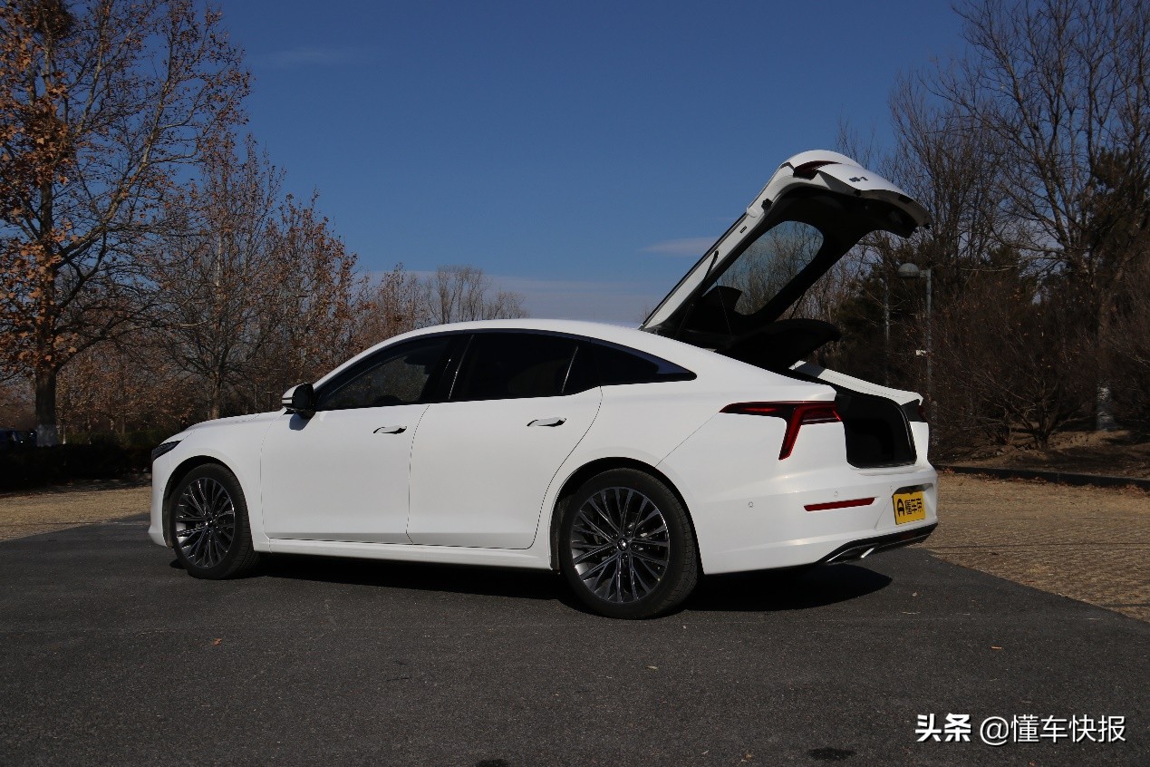 奔腾b70s1.5t试驾视频,第一视角试驾2010款奔腾b70