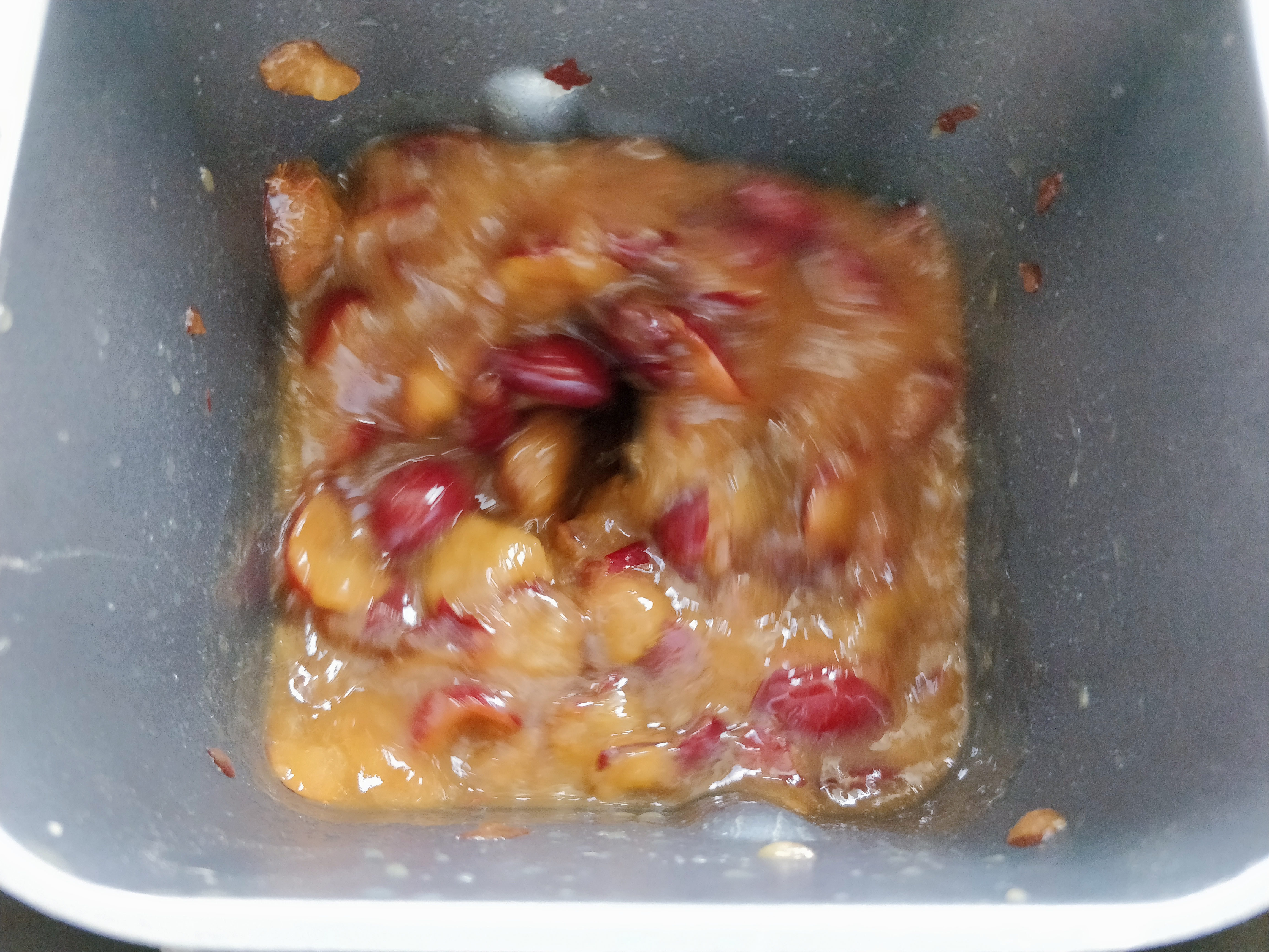 制作李子酱用去皮吗,自制酱李子