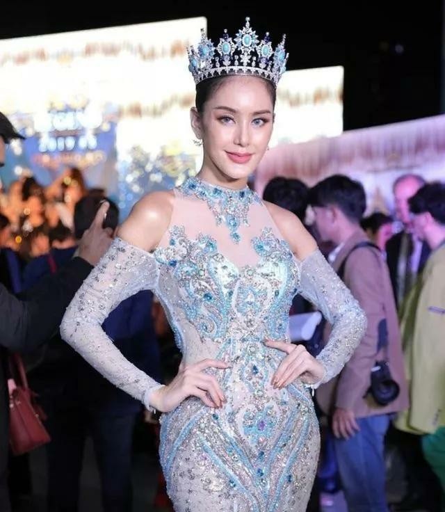 泰国男子变性后现状,泰国男性变性成超模