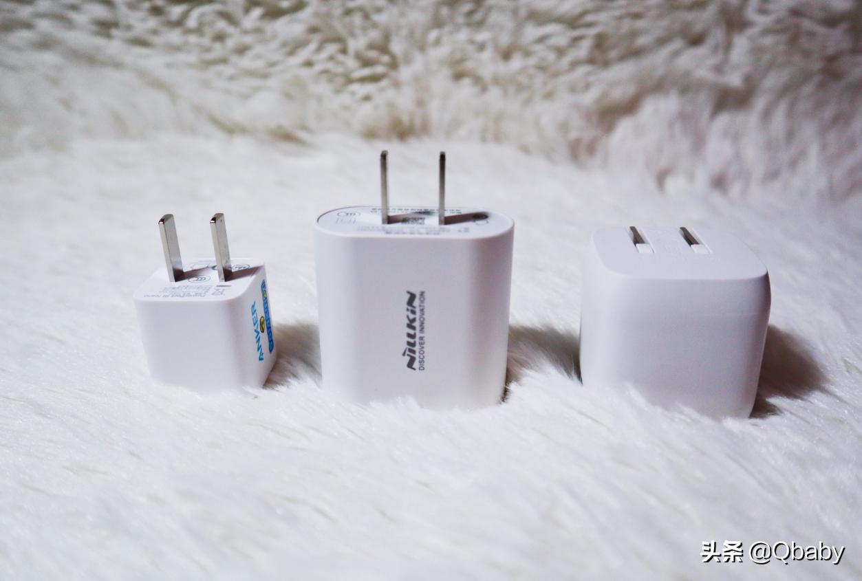 晒一晒我们的情侣手机和数码配件