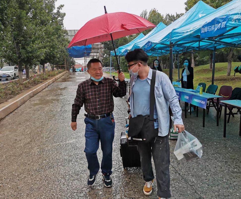 绿岛“背影”|这些瞬间，因为有你而更温暖难忘！