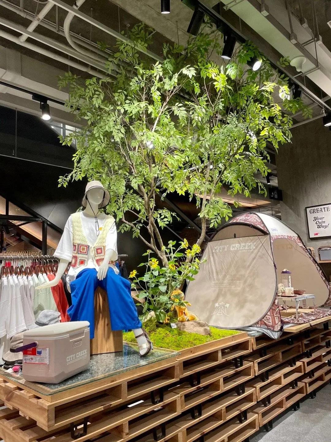 别争了,这条马路才是魔都内卷之王