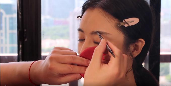 李东田甜酷妆,李东田美妆技巧