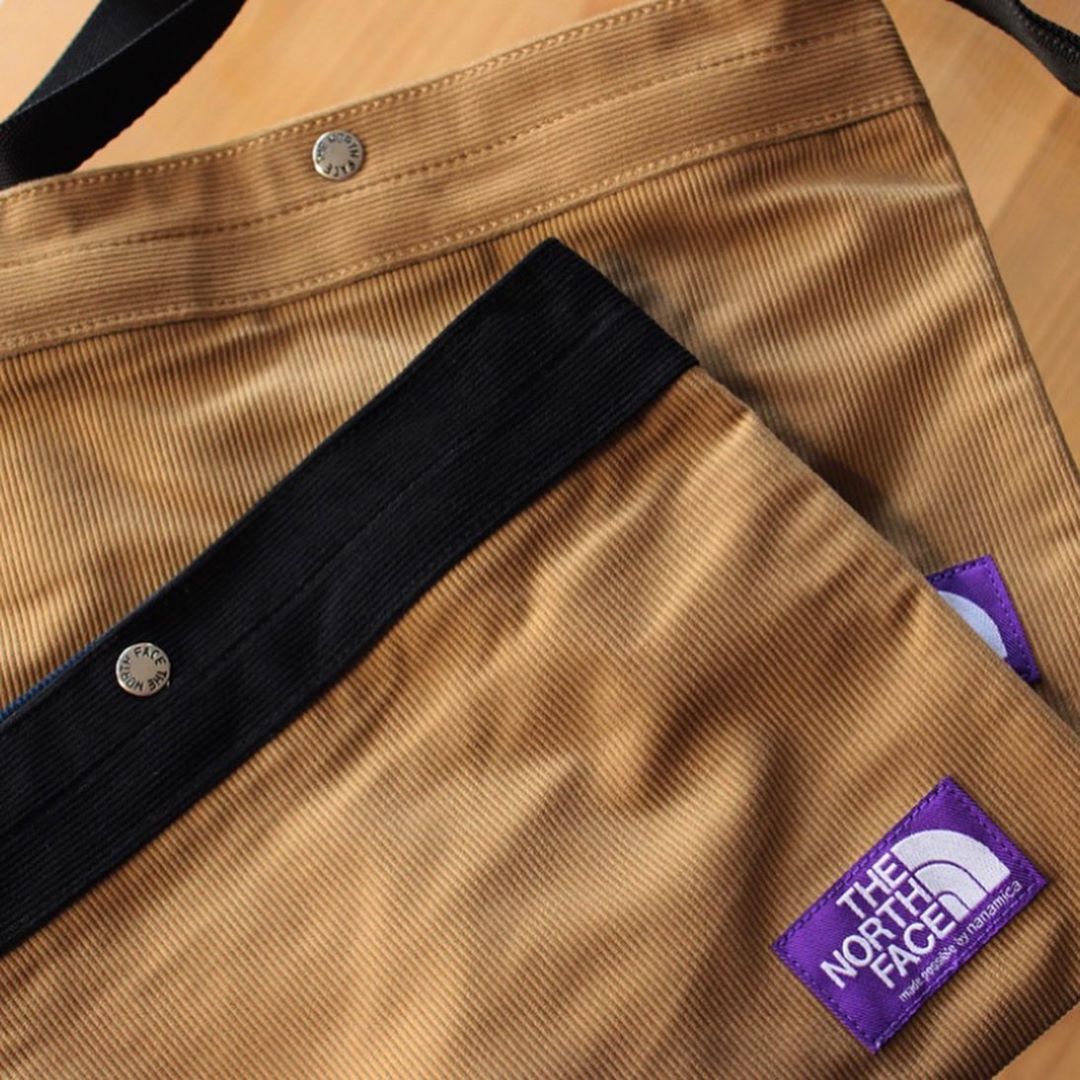 秋冬百搭斜挎包包推荐知乎,北面斜挎包哪个颜色好看