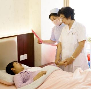 产后宫缩疼得厉害怎么缓解,产后宫缩痛到腰痛站不起来