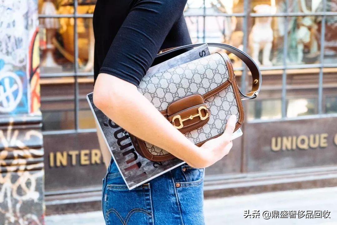 gucci1955马衔扣系列经典重塑,gucci1955马衔扣包复古又时髦