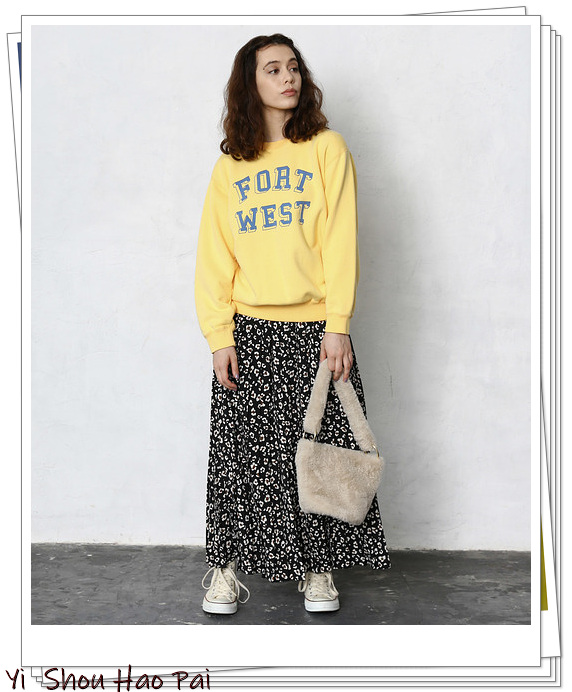 豹纹裙半身裙搭配春天,豹纹半身裙怎么搭配上衣