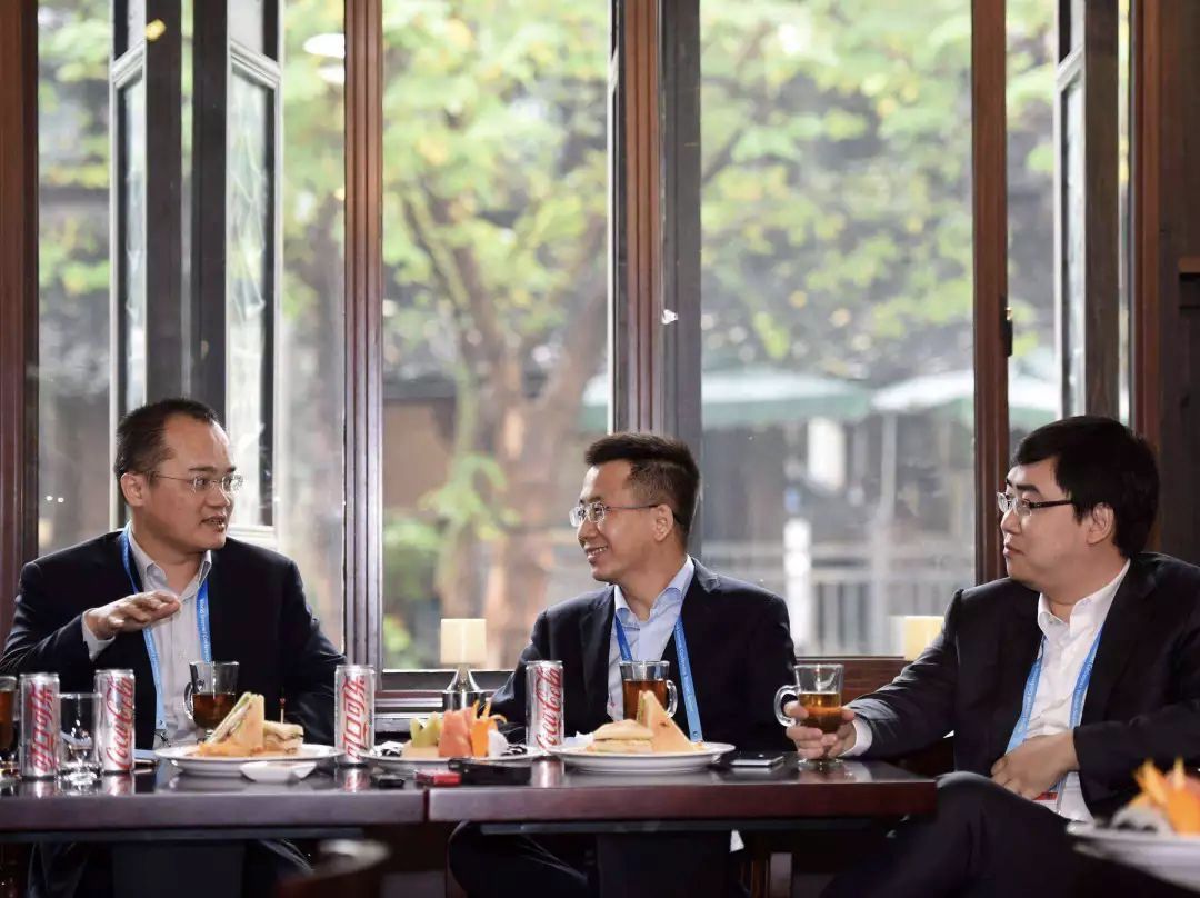 互联网富豪，血雨腥风50年：欲望、财富、杀戮、传奇……