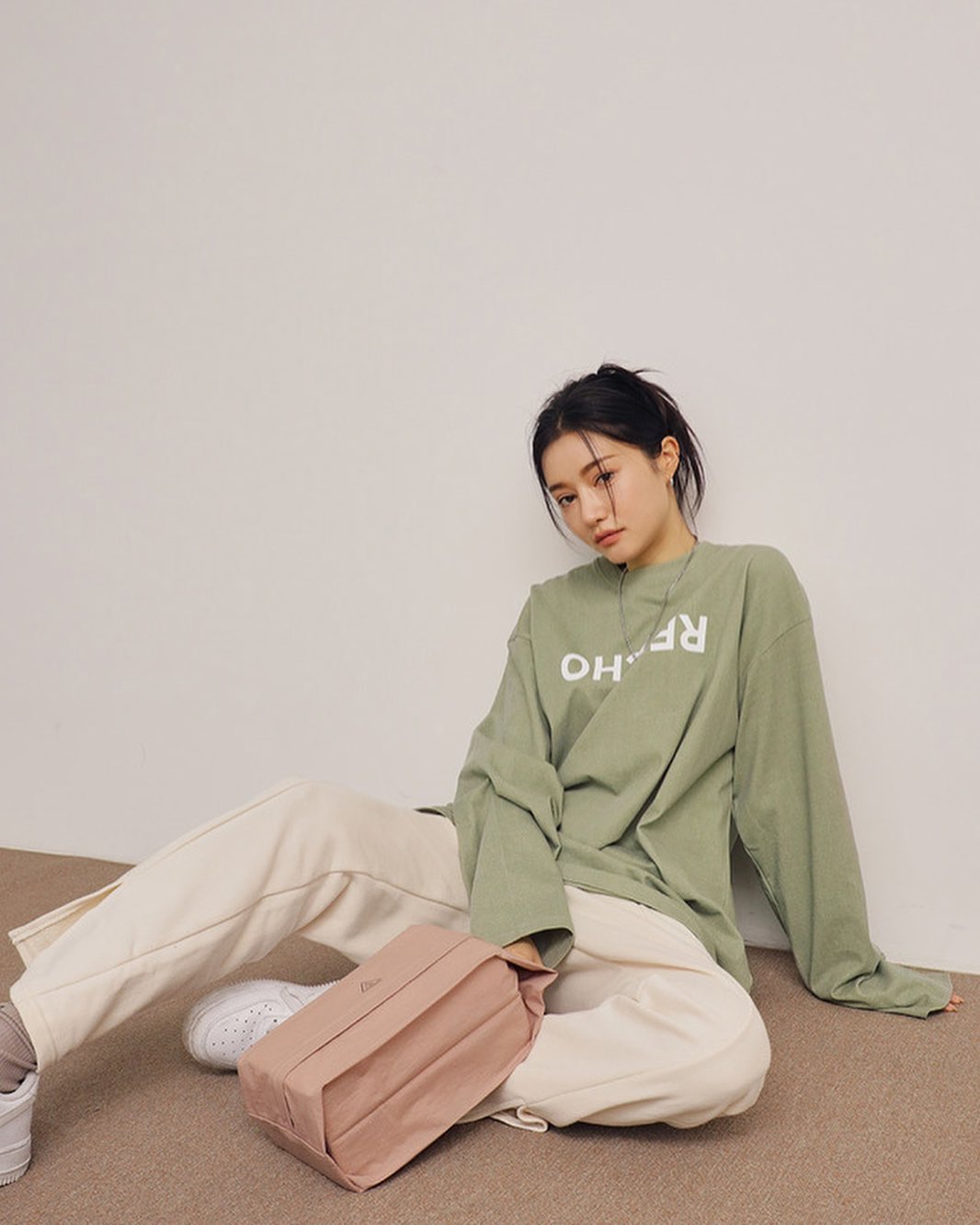 今年春夏就用「淡绿色」来点缀！带你看韩国热销的春绿新品