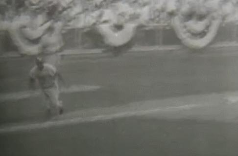 两个42和两个8，你知道这些退役号码的故事吗？