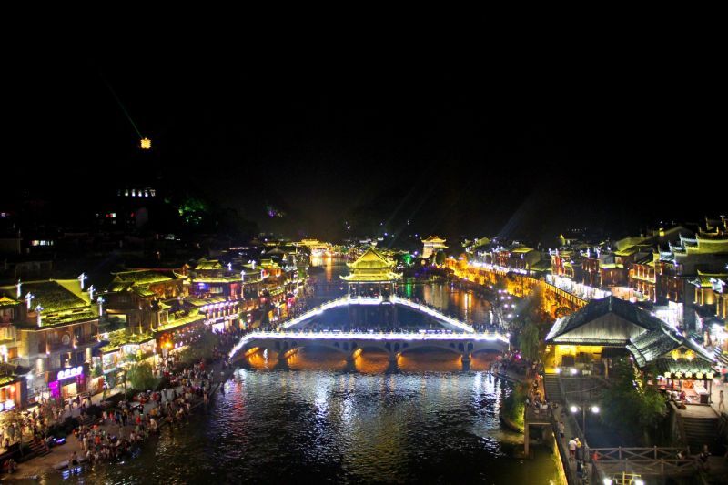 凤凰古城下雨值不值得去,长沙凤凰古城值不值得买