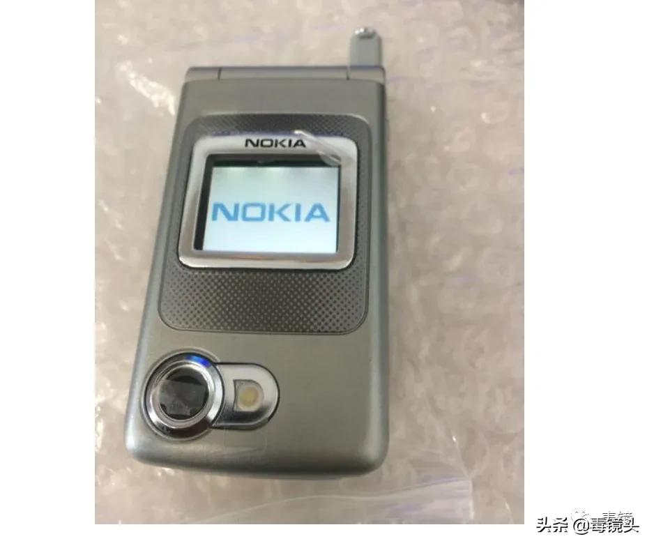 还记得你的第一台主机吗,还记得你们用的第一台手机