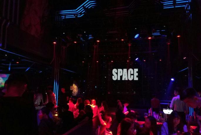 沈阳12年最火的酒吧,沈阳chinatown酒吧